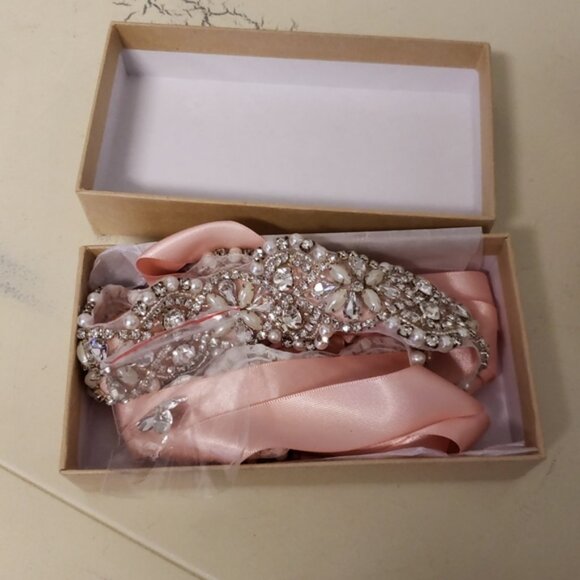 Yanstar Crystal Pearl with Pink Ribbon display picture 3